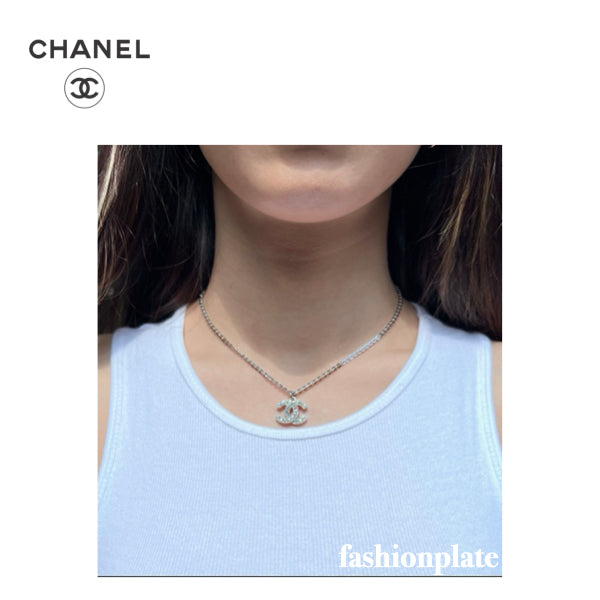 CHANEL ligne stone cc necklace